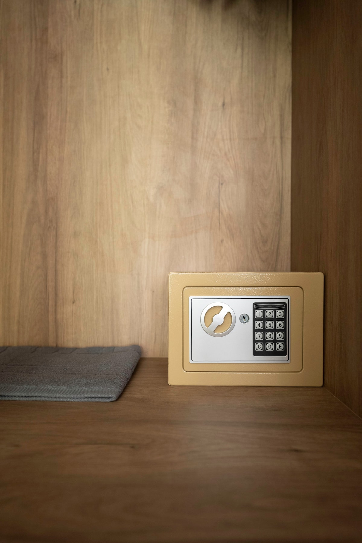 Bellevue Beachfront Studio — 25