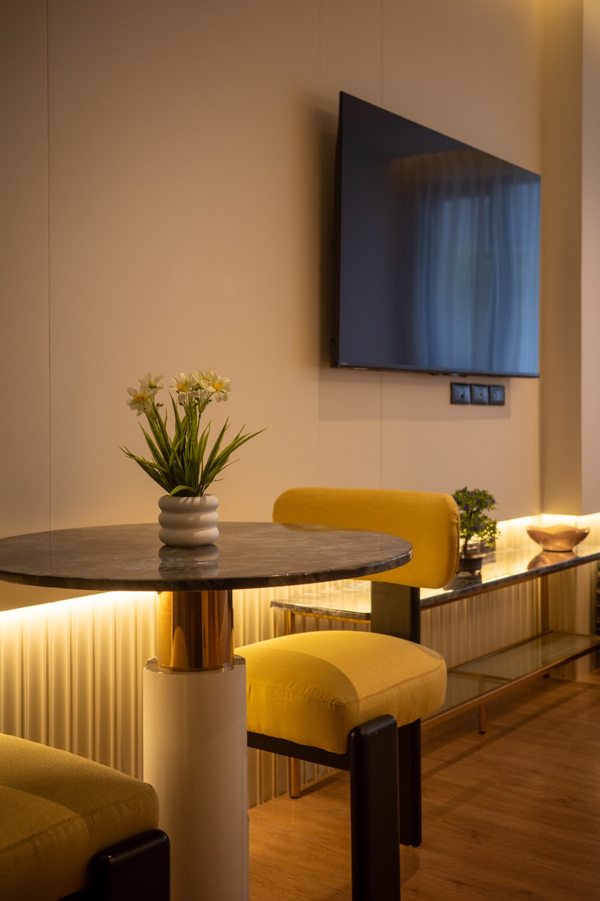 Bellevue Beachfront Studio — 33
