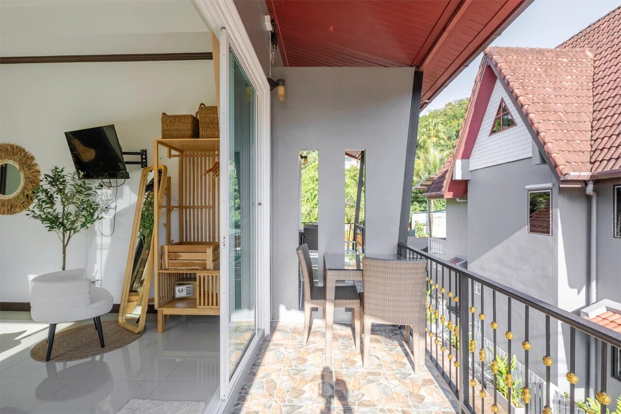 Jungle Apartment III — 12